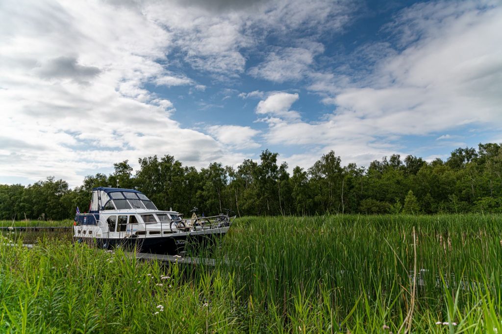 Marrekrite boating holiday Friesland